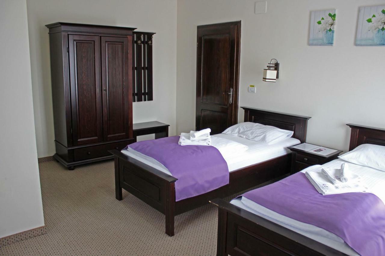 Pensiunea Casa Iorgovanul Urseni Mosnita Noua Ngoại thất bức ảnh