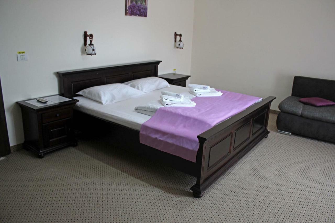 Pensiunea Casa Iorgovanul Urseni Mosnita Noua Ngoại thất bức ảnh